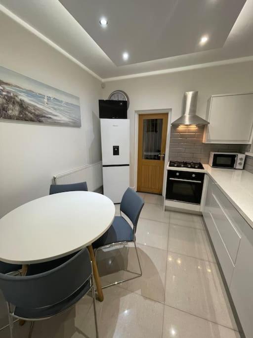Modern, Spacious And Central Location Aberdare Exteriér fotografie
