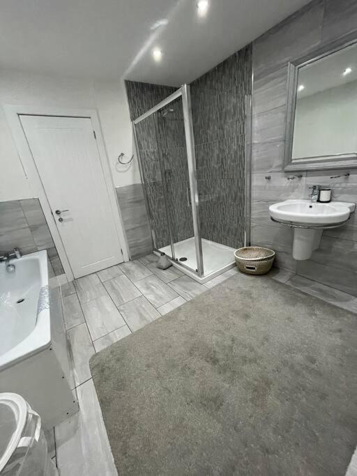 Modern, Spacious And Central Location Aberdare Exteriér fotografie