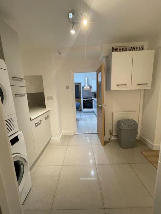 Modern, Spacious And Central Location Aberdare Exteriér fotografie